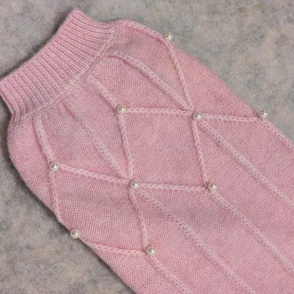 Cozy Pink Pearl Puff Sleeve Sweater | Winter Outfit Holiday Party Chic – Size M - Picture 4 of 16